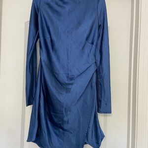 Elegant Blue Satin Long-Sleeve Dress